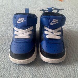 Toddler Nike Shoes - Size 4C - EUC